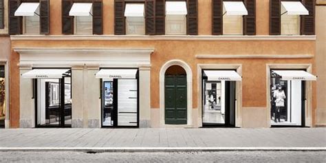 chanel alta moda roma|La nuova boutique di Chanel a Roma che unisce moda, profumi e .